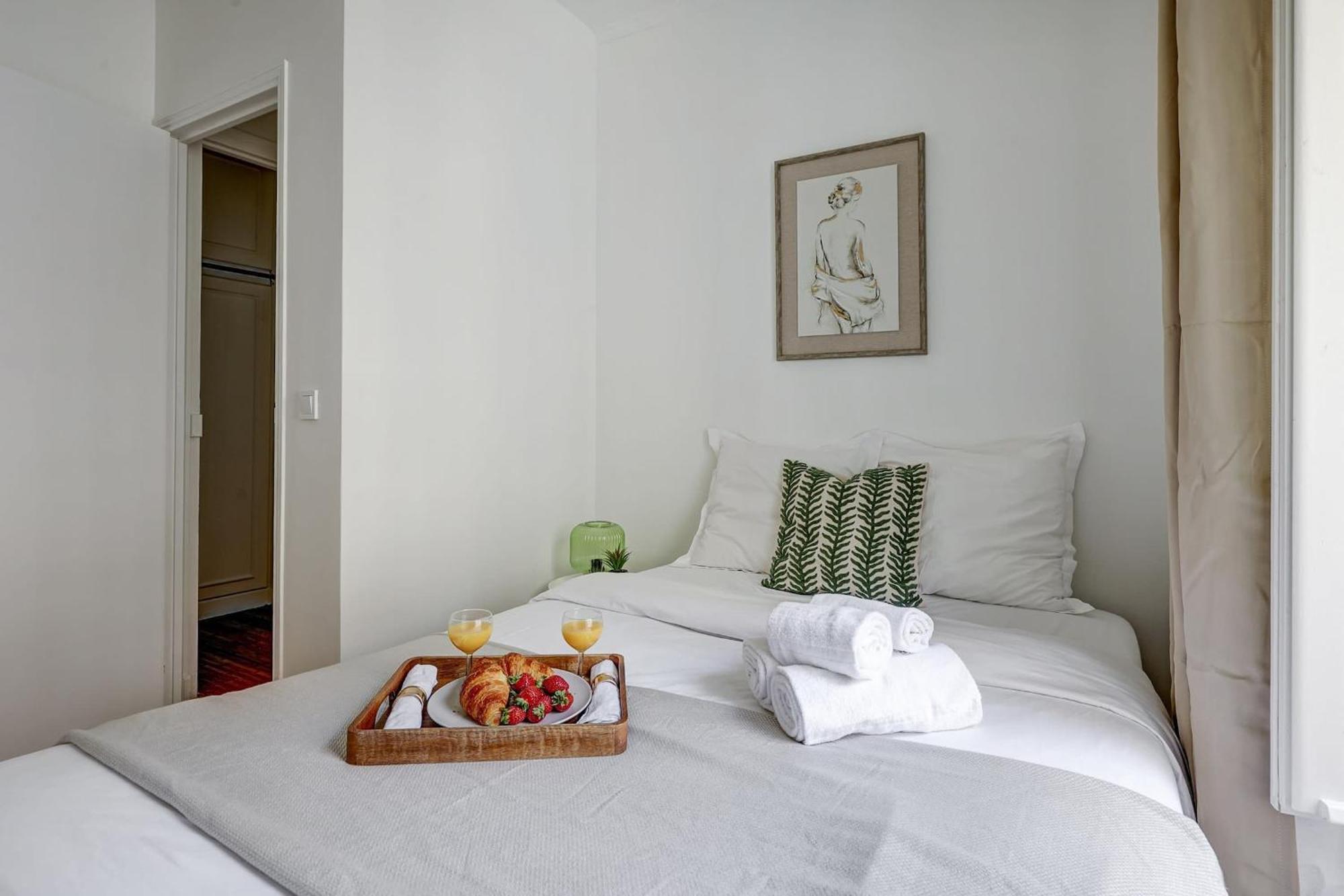 Champs-Elysees - 2Br With Balcony - Cityapartmentstay Paryż Zewnętrze zdjęcie