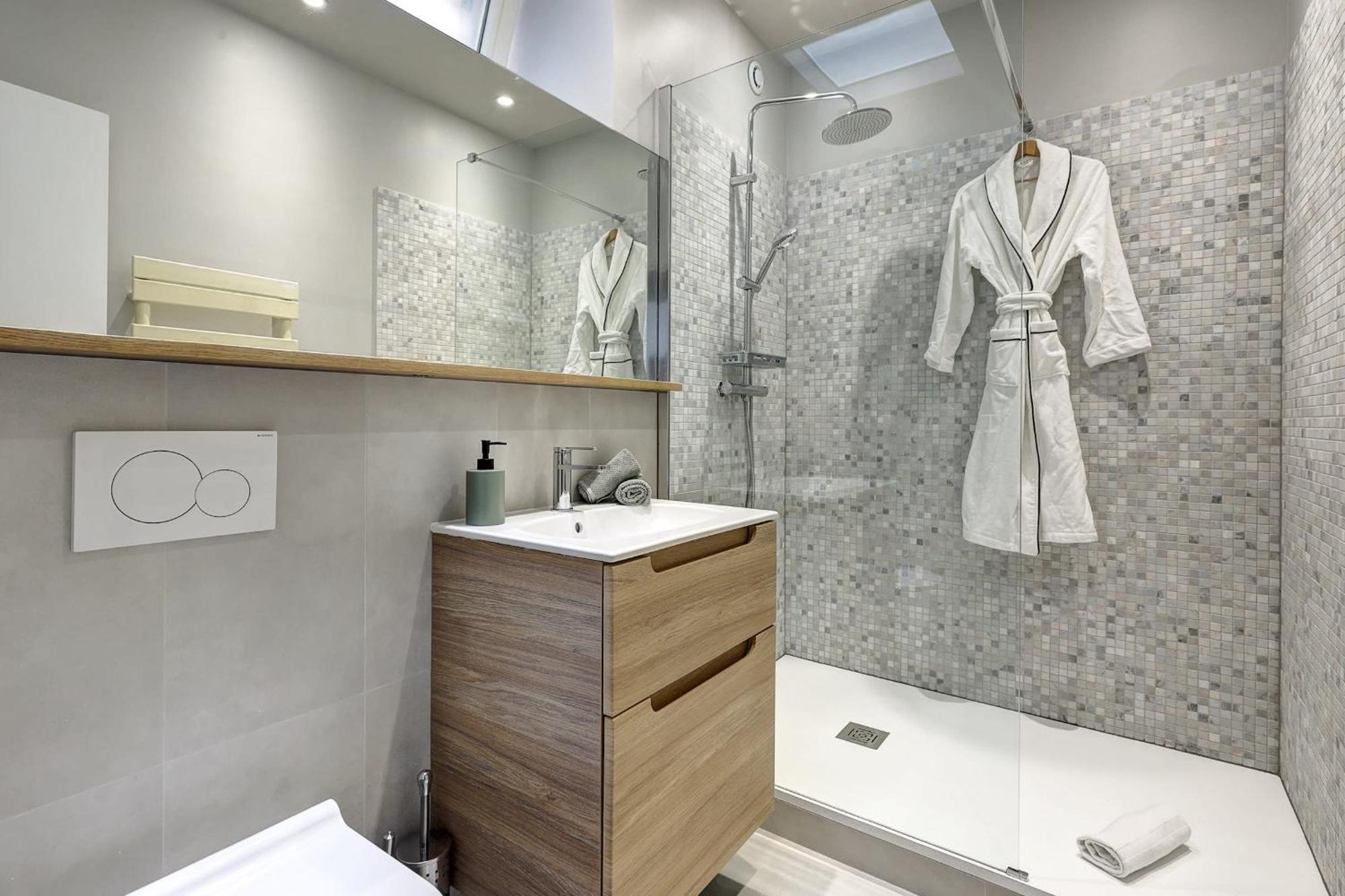 Champs-Elysees - 2Br With Balcony - Cityapartmentstay Paryż Zewnętrze zdjęcie