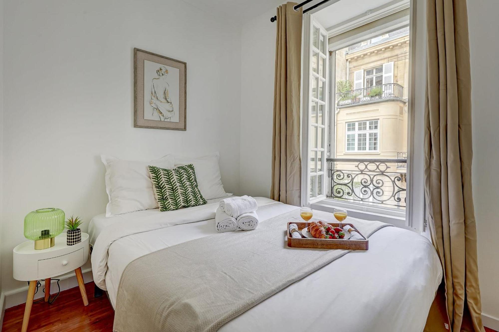 Champs-Elysees - 2Br With Balcony - Cityapartmentstay Paryż Zewnętrze zdjęcie
